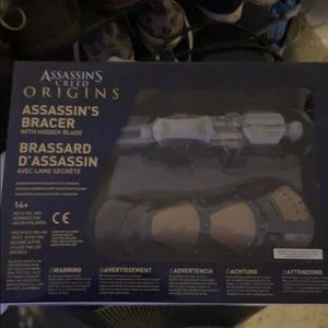 Collectors assassins hidden blade